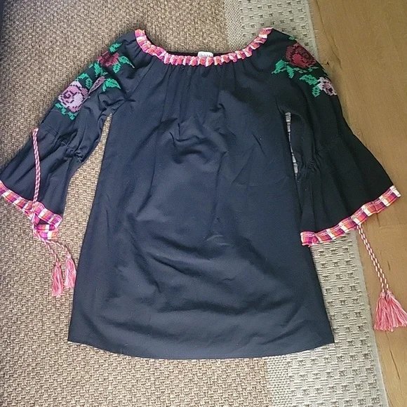 Velzera Boho Tunic Black Embroidered with tassels - Picture 1 of 4